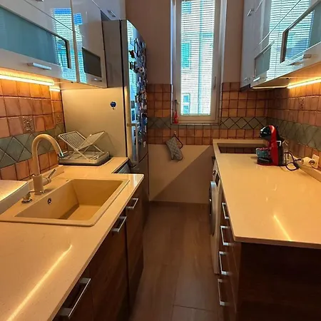 2br Prime Centre *